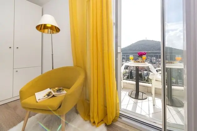 Tek Büyük Yataklı Oda, Balkon, Deniz Manzaralı