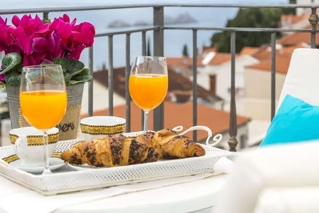 Tek Büyük Yataklı Oda, Balkon, Deniz Manzaralı