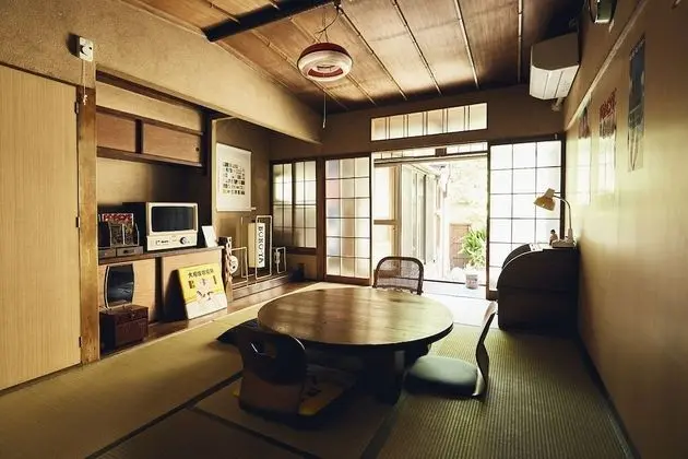 Ev (Private Vacation)
