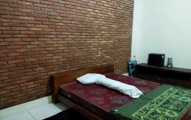 Standard Tek Büyük Yataklı Oda