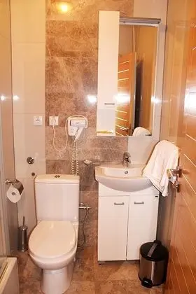 Standard Tek Büyük Yataklı Oda