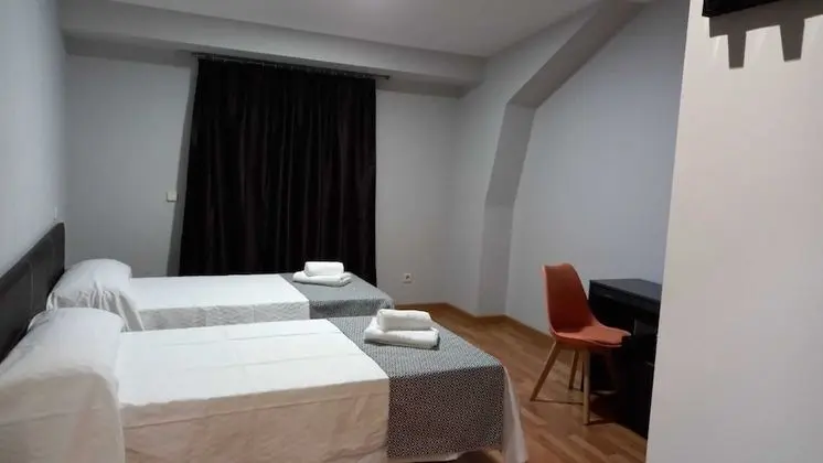 Comfort Tek Büyük veya İki Ayrı Yataklı Oda