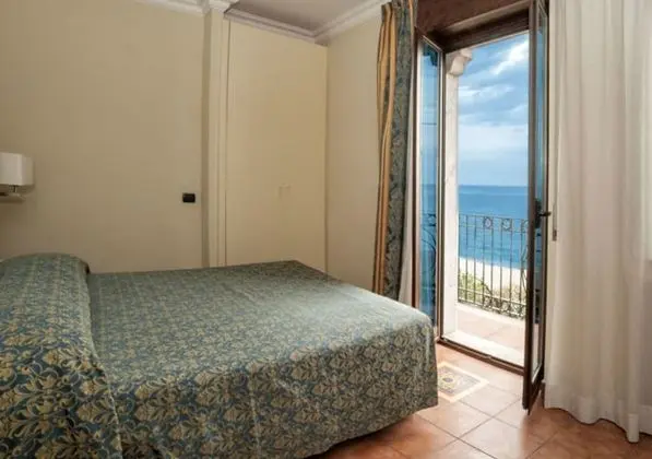 Comfort Tek Büyük Yataklı Oda, Balkon, Deniz Manzaralı