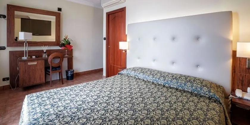 Comfort Tek Büyük Yataklı Oda, Balkon, Deniz Manzaralı