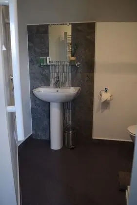 Tek Büyük Yataklı Oda, Dağ Manzaralı (First Floor - Room Number 3)