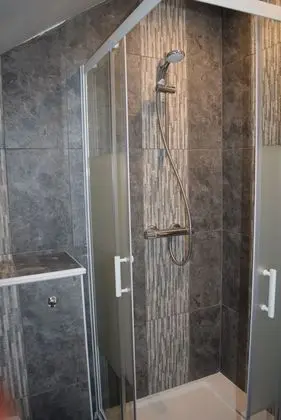 Tek Büyük Yataklı Oda, Dağ Manzaralı (First Floor - Room Number 3)