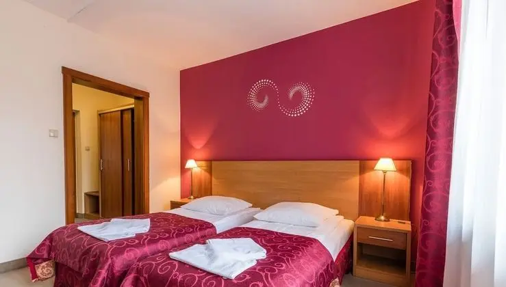 Classic Tek Büyük veya İki Ayrı Yataklı Oda