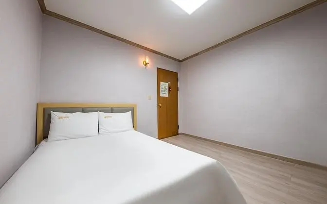 Oda (Room B)