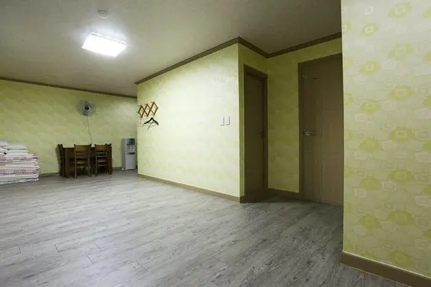 Oda (Condo Studio (8 People))