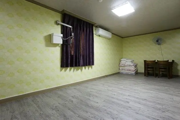 Oda (Condo Studio (8 People))