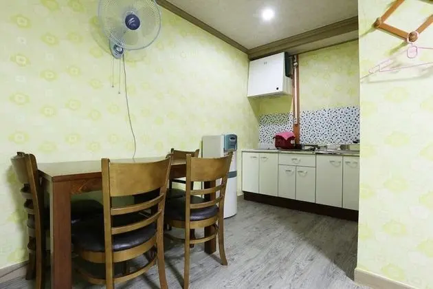 Oda (Condo Studio (8 People))