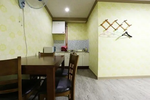 Oda (Condo Studio (8 People))