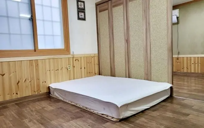 Oda (Room 102 (one room))