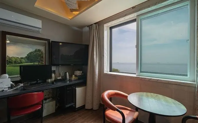Oda (Blue Ocean Deluxe Room-Royal Floor (O)