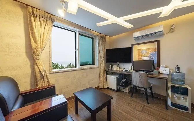 Oda (Blue Ocean Deluxe Room-Royal Floor (O)
