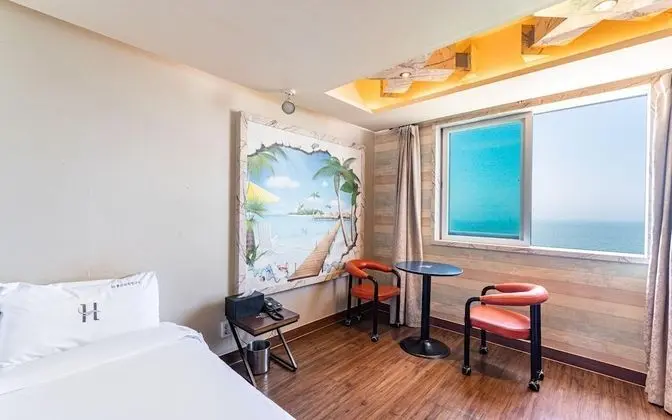 Oda (Blue Ocean Deluxe Room-Royal Floor (O)