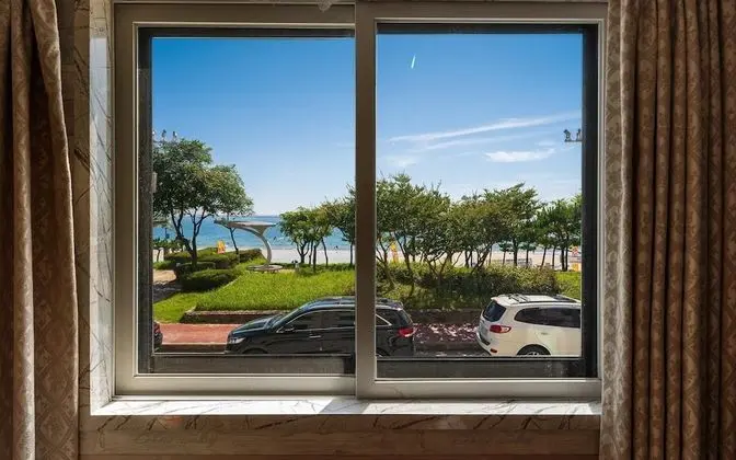 Oda (Ocean Family Room (Ocean View))