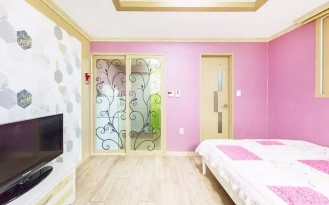 Oda (Room 103 (Bedroom))