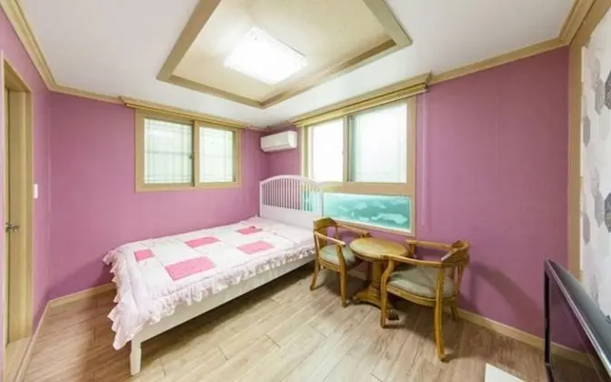 Oda (Room 103 (Bedroom))
