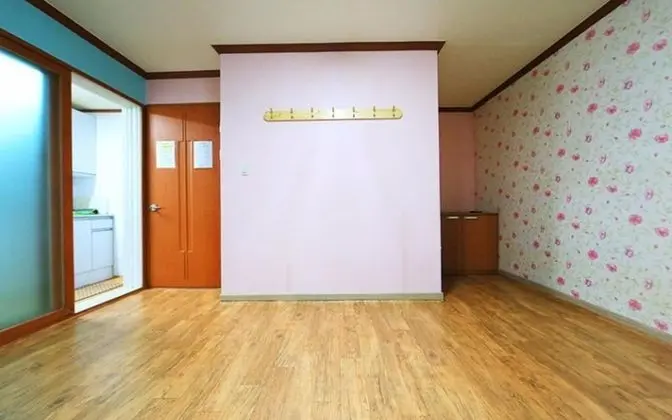 Oda (Room 102 (Semi-basement))