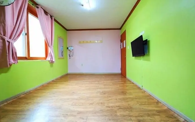 Oda (Room 201)