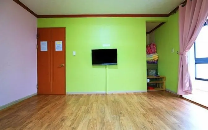 Oda (Room 201)
