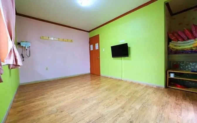 Oda (Room 201)