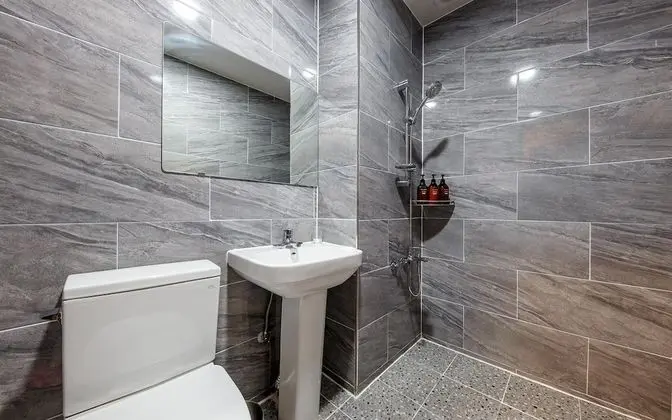 Oda (Two Rooms (Twin))