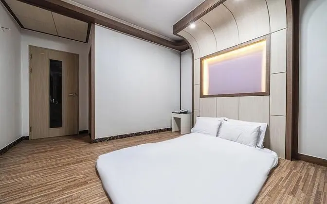 Oda (Korean-style Ondol Room)