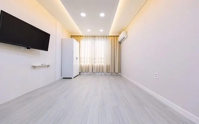 Oda (Room 102 [One-room Ondol Room])