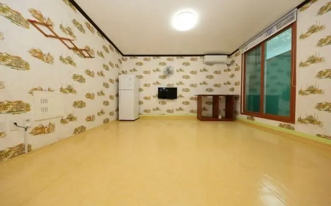 Oda (Room 006 (Semi-basement))