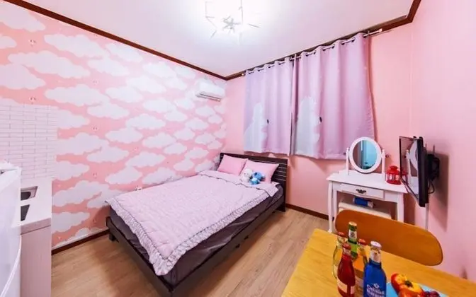 Oda (Room 103 (Semi-basement))
