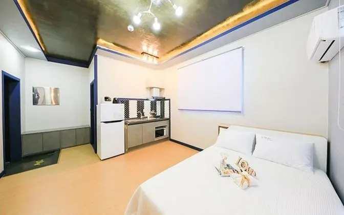 Oda (Room 204)