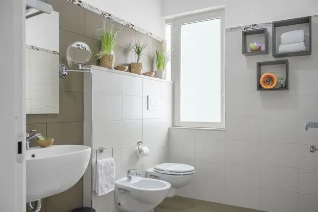 Comfort Üç Kişilik Oda (with Patio)