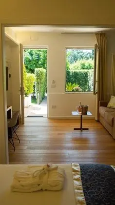 Superior Tek Büyük Yataklı Oda (with Garden)