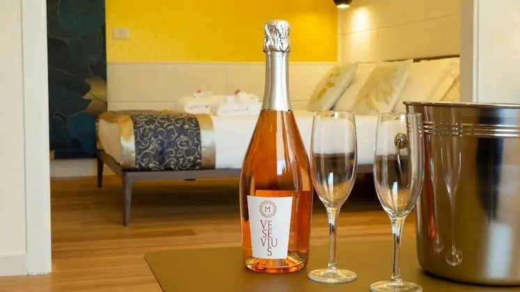 Superior Tek Büyük Yataklı Oda (with Garden)