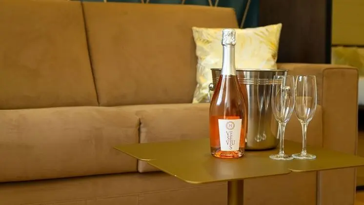 Superior Tek Büyük Yataklı Oda (with Patio)