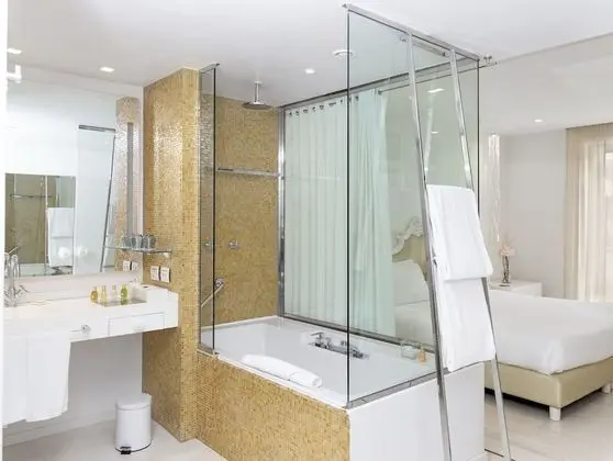 Exclusive Oda, Teras