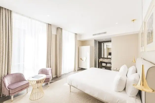 Deluxe Tek Büyük Yataklı Oda
