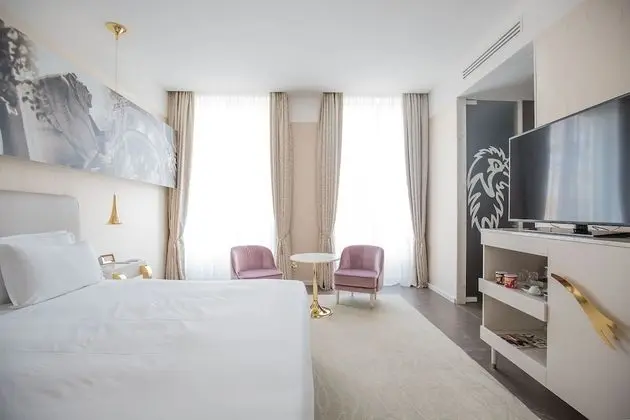 Deluxe Tek Büyük Yataklı Oda