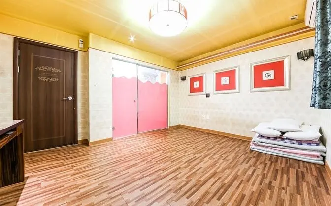 Oda (Korean-style Ondol Room)