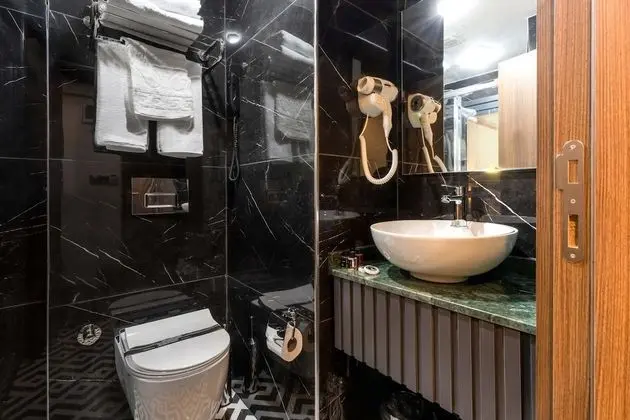 Standard Tek Büyük veya İki Ayrı Yataklı Oda