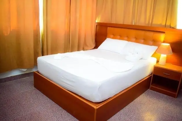 Standard Tek Büyük Yataklı Oda