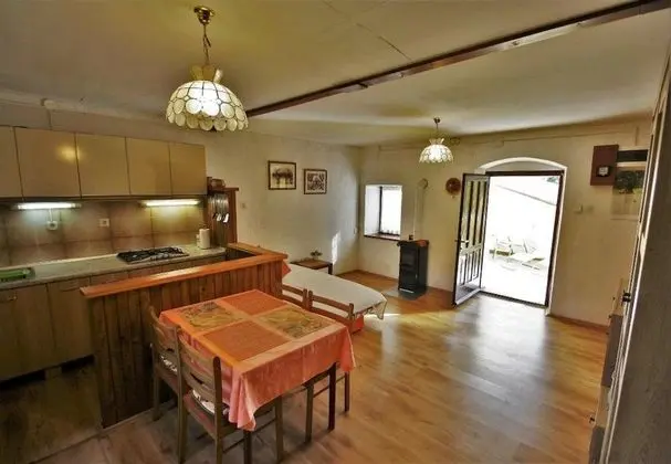 Ev (BoSi - free parking - H(2+2))