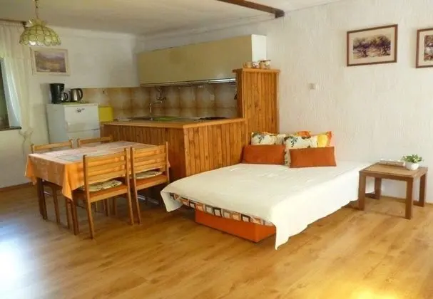 Ev (BoSi - free parking - H(2+2))