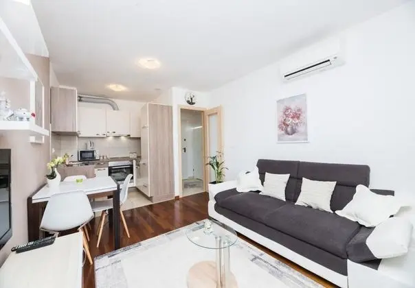 Apart Daire (Bosiljka-comfortable and modern - A1()