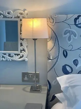 Tek Büyük veya İki Ayrı Yataklı Oda, Deniz Manzaralı