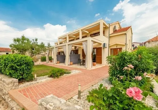 Stüdyo (Bosko - 30m from the sea with parking)