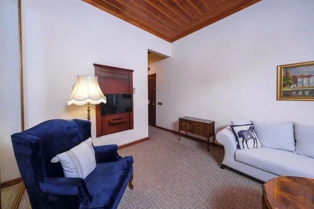 Avci Suite