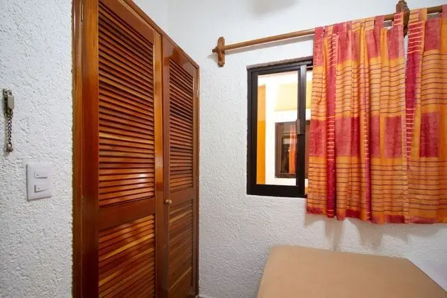 Caribbean Room with Terrace shared bathroom